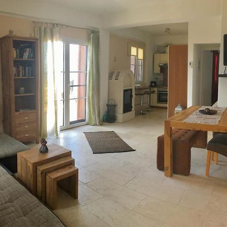 Astra-Ferienhaus Mit Grosser Dachterrasse Und Top-Ausstattung In Nas Armenistis  Eksteriør bilde