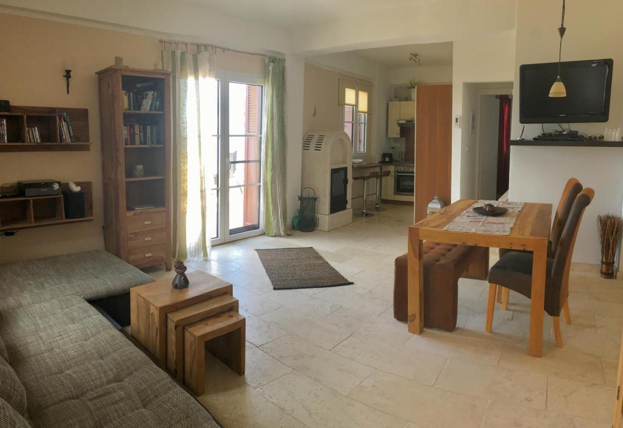 Astra-Ferienhaus Mit Grosser Dachterrasse Und Top-Ausstattung In Nas Armenistis  Eksteriør bilde